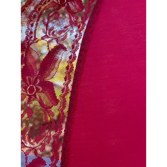 Tablecloth 66" Red Round Lace Edge Valentine's Holiday Linens Romantic Vintage - Picture 3 of 6